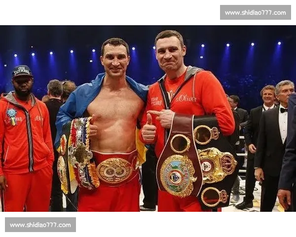 里迪克鲍与刘易斯世纪对决背后的恩怨与拳坛风云争霸历史与传奇碰撞