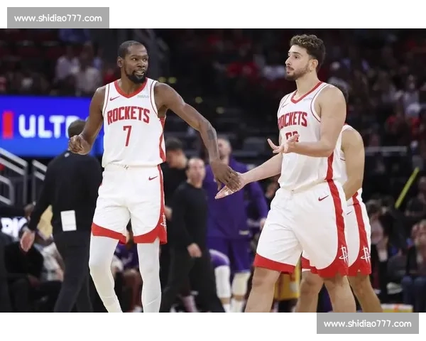 火箭队迎战快船激战不断 关键时刻谁能脱颖而出决定胜负